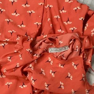 🐾 Abercrombie & Fitch floral top SZ S